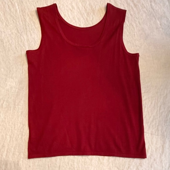 Carlisle Collection Burgundy Scoop Neck Cashmere Sleeveless Sweater Size M $295 - Picture 2 of 7